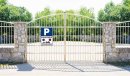 Privatparkplatz Schild – robustes Parkplatzschild für Privatgrundstücke (20 x 30 cm mit Bohrlöchern)